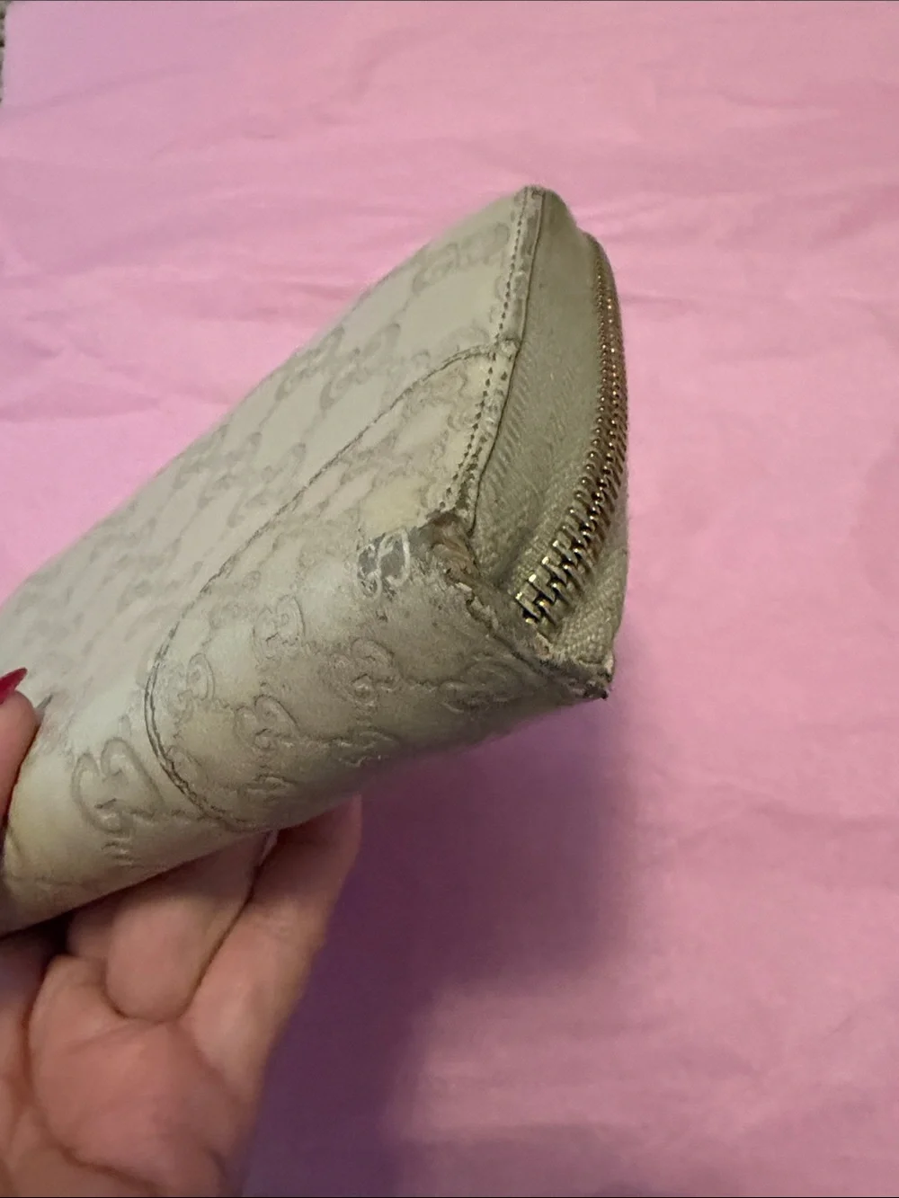 GUCCI Microguccissima Pattern Bree Leather Zip Around Wallet. Pre-loved